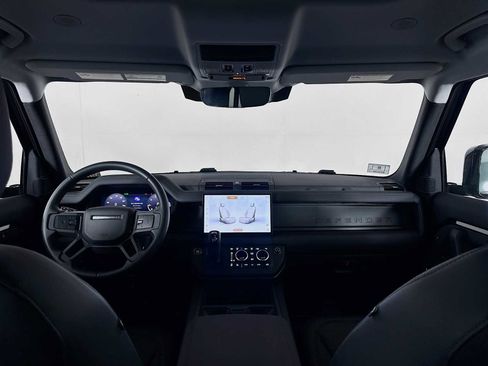 Used 2025 Land Rover Defender 130 X-Dynamic SE image 25