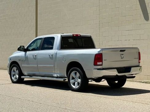 Used 2017 RAM 1500 Classic SLT AWD/4WD image 40