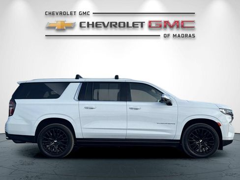Used 2023 Chevrolet Suburban Premier AWD/4WD image 2