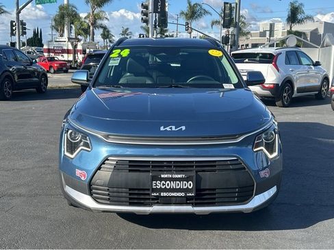 Used 2024 Kia Niro EX image 4