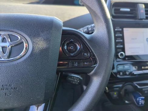 Certified 2021 Toyota Prius LE w/ Carpet Mat Package (TMS) image 16