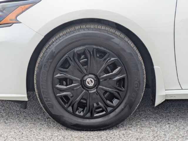 Used 2025 Nissan Altima 2.5 S FWD image 11