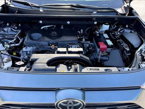 Used 2021 Toyota RAV4 LE AWD/4WD image 31