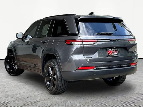 Used 2023 Jeep Grand Cherokee Altitude AWD/4WD image 4