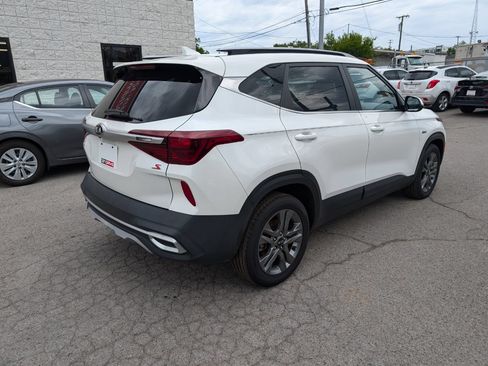 Used 2021 Kia Seltos S AWD/4WD image 6