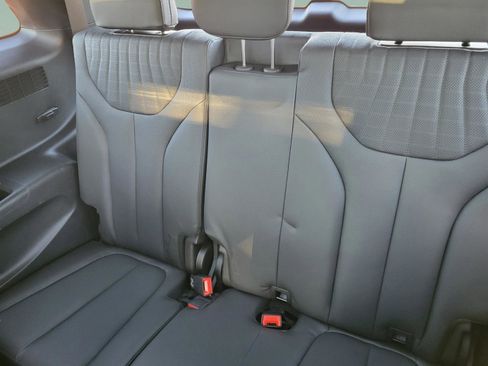 Used 2024 Hyundai Palisade Limited image 8