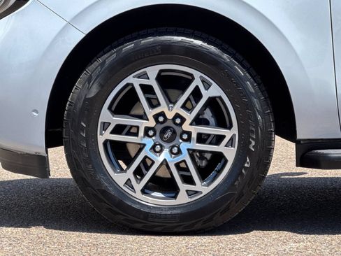 Used 2025 Ford Expedition Active AWD/4WD image 42