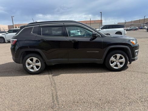 Used 2018 Jeep Compass Latitude w/ Popular Equipment Group AWD/4WD image 4