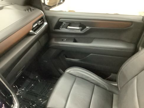 Used 2025 GMC Yukon Denali image 24
