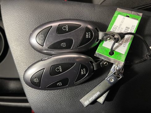 Certified 2025 Hyundai Elantra Sport FWD image 26