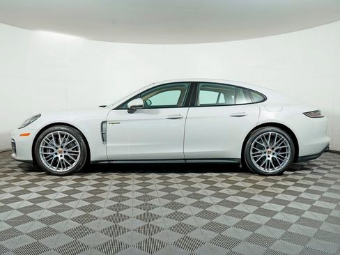 Certified 2023 Porsche Panamera 4 Platinum Edition image 2