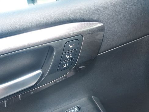 Used 2025 Toyota Highlander Platinum AWD/4WD image 29