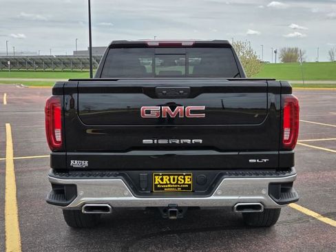 Used 2023 GMC Sierra 1500 SLT w/ SLT Premium Plus Package AWD/4WD image 4