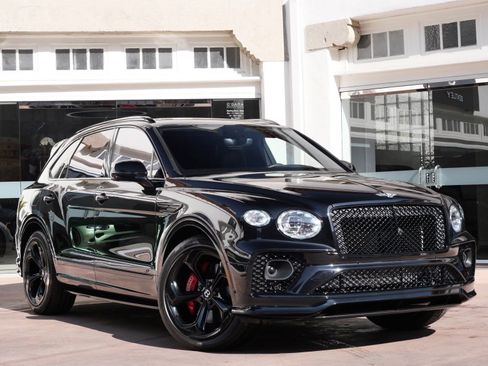 Used 2022 Bentley Bentayga image 1