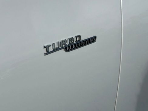 Used 2024 Mercedes-Benz C 43 AMG 4MATIC Sedan image 33