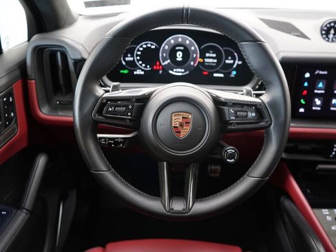 Used 2025 Porsche Cayenne GTS AWD/4WD image 51