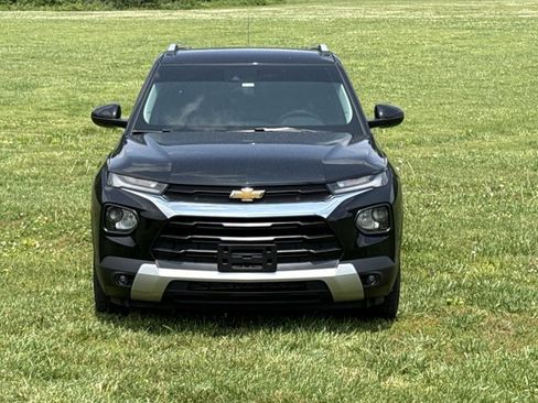Used 2023 Chevrolet TrailBlazer LT FWD image 2