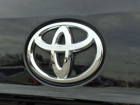 Used 2022 Toyota Highlander XLE image 33