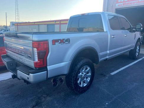 Used 2017 Ford F250 Platinum w/ Platinum Ultimate Package image 4