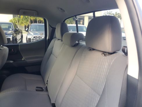 Used 2021 Toyota Tacoma 2WD Double Cab image 13