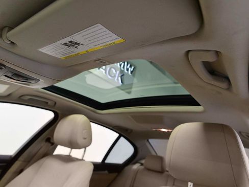 Used 2014 BMW 528i Sedan RWD image 8