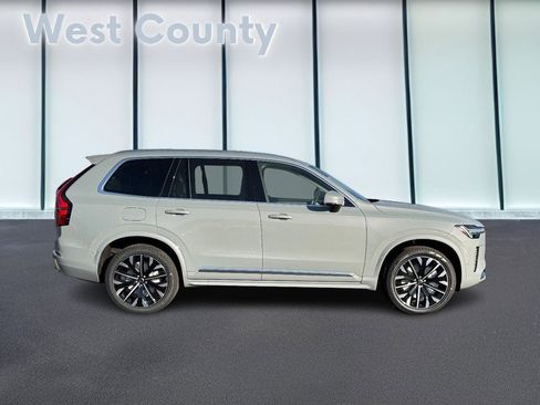 New 2026 Volvo XC90 T8 Ultra w/ Protection Package Premier image 2