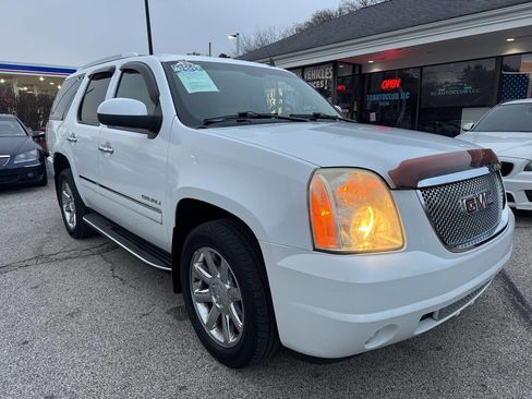 Used 2011 GMC Yukon Denali image 23