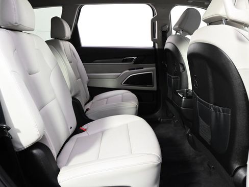 Used 2022 Kia Telluride S image 18
