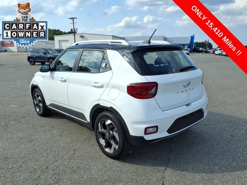 Used 2026 Hyundai Venue SEL FWD image 3