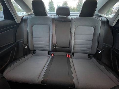 Used 2025 Volkswagen Jetta SE image 38