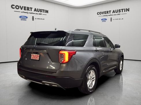 Used 2022 Ford Explorer XLT w/ Equipment Group 202A image 5