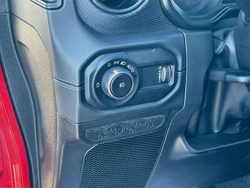 Certified 2025 Jeep Wrangler Unlimited Rubicon w/ Safety Group AWD/4WD image 10