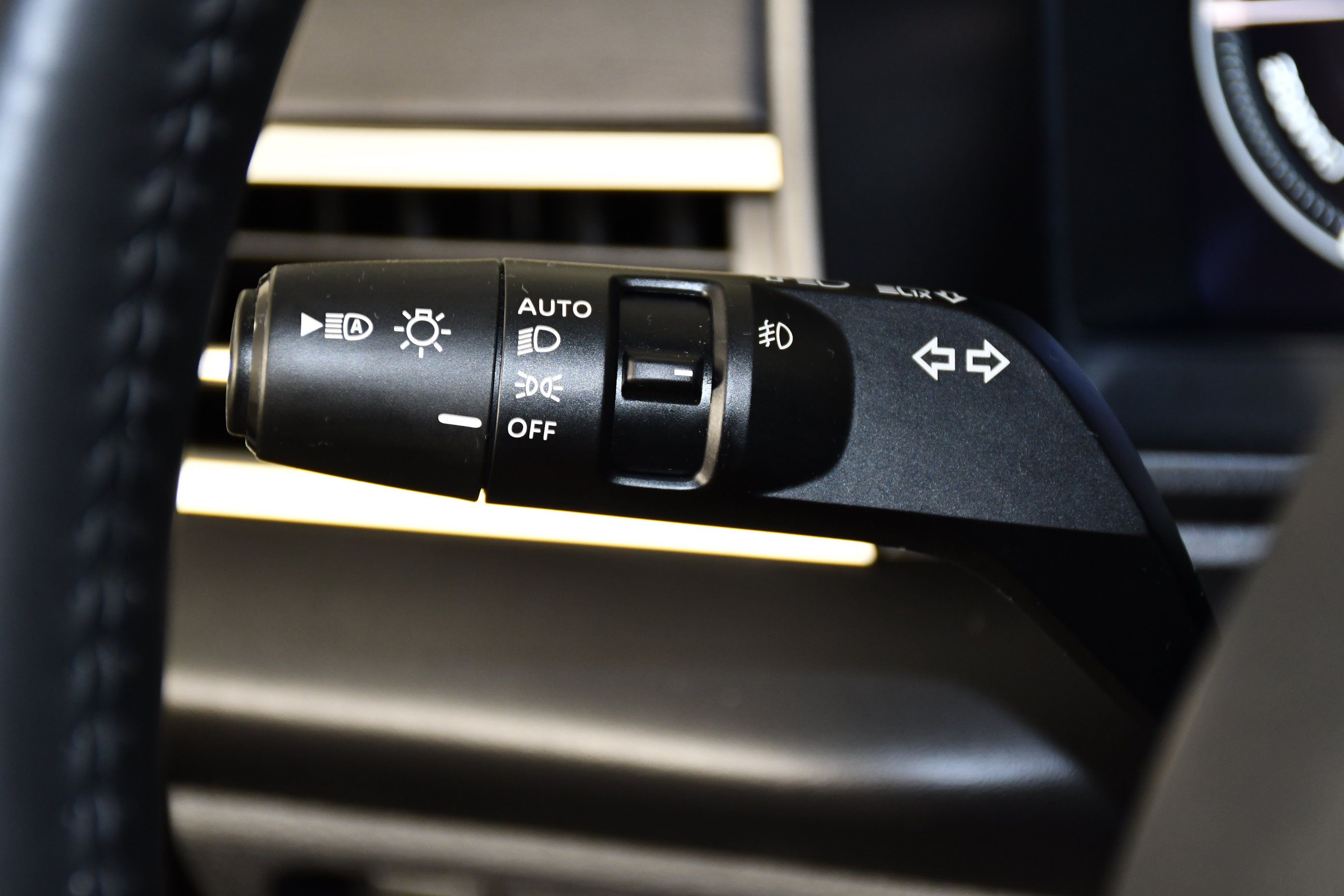 Used 2025 Mitsubishi Outlander SE AWD/4WD image 22