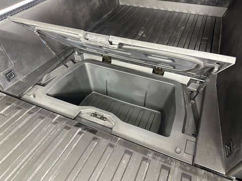 Used 2025 Tesla Cybertruck AWD Crew Cab image 33