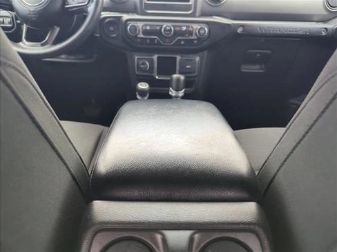 Used 2022 Jeep Wrangler Unlimited Sport AWD/4WD image 17
