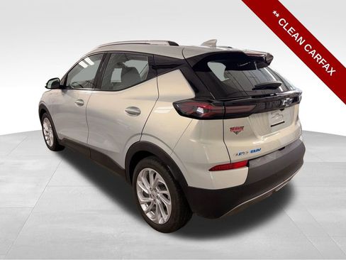 Used 2022 Chevrolet Bolt EUV LT w/ Comfort Package image 3