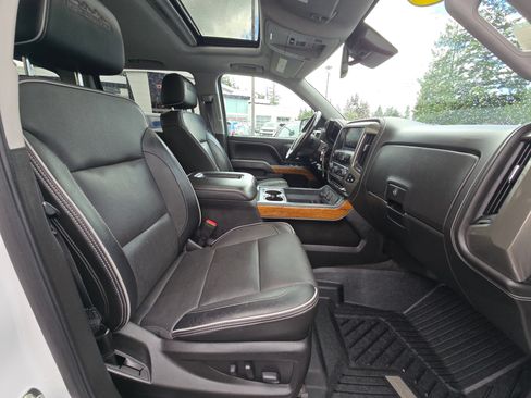 Used 2018 Chevrolet Silverado 1500 High Country AWD/4WD image 11
