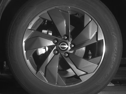 Used 2025 Nissan Rogue SV FWD image 12