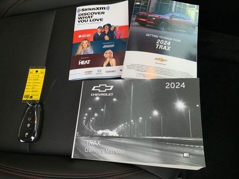 Certified 2024 Chevrolet Trax RS w/ Sunroof Package image 16