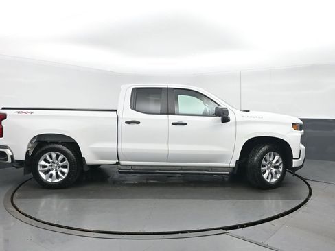 Used 2021 Chevrolet Silverado 1500 Custom AWD/4WD image 2