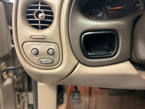 Used 2001 Pontiac Bonneville SLE FWD image 14