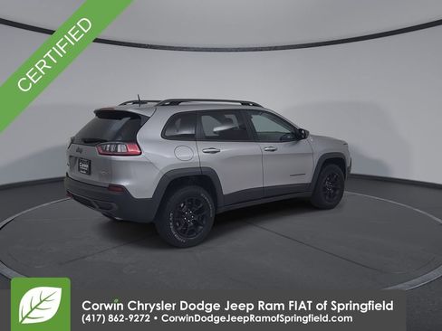 Used 2019 Jeep Cherokee Trailhawk w/ Comfort/Convenience Group image 15
