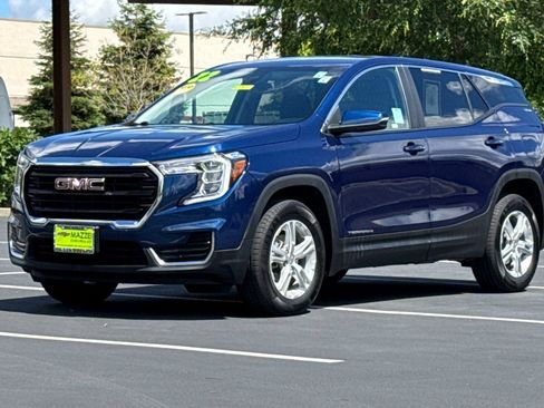 Used 2022 GMC Terrain SLE w/ LPO, Floor Liner Package AWD/4WD image 16