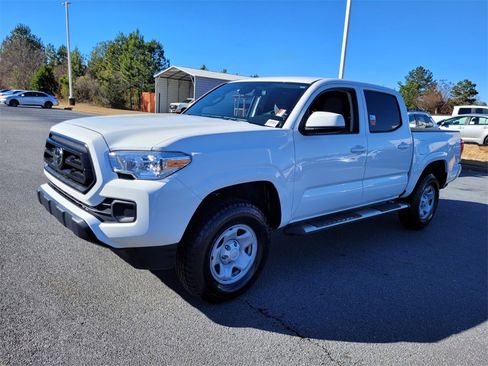 Used 2023 Toyota Tacoma SR image 3