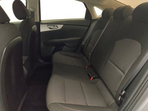 Used 2022 Kia Forte LXS w/ LXS Technology Package FWD image 18