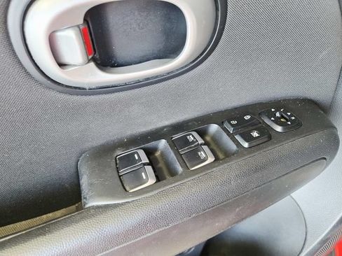 Used 2019 Kia Soul + FWD image 29
