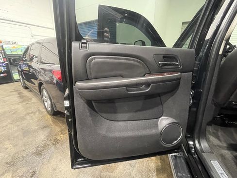 Used 2013 GMC Sierra 3500 Denali image 29