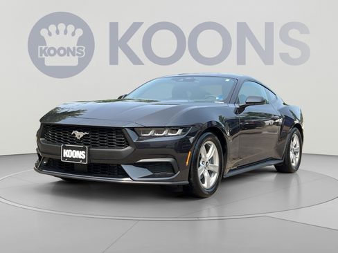 Used 2024 Ford Mustang Coupe RWD image 1