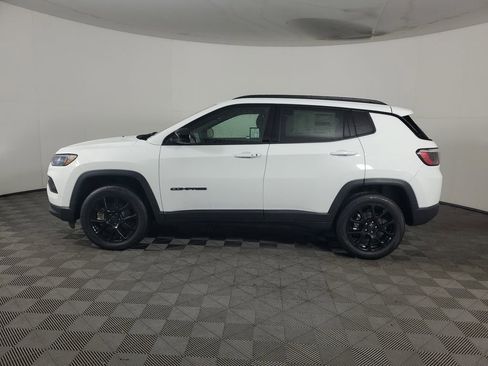 New 2026 Jeep Compass Latitude image 7