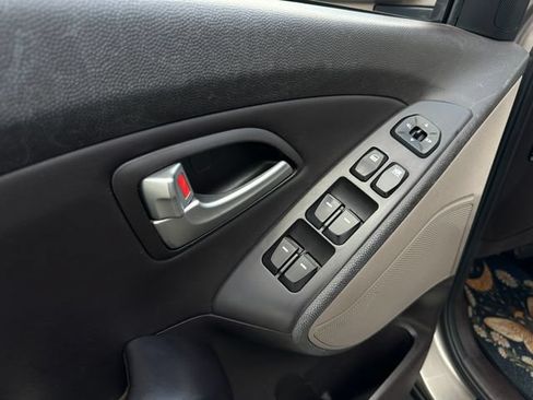 Used 2013 Hyundai Tucson GLS FWD image 11